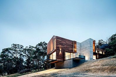 Moderne familiehuis Cantilevers over het Australische landschap