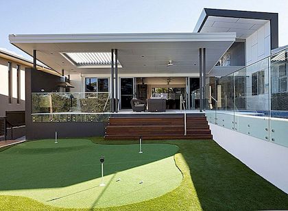 Modern huisontwerp dat de Eigenaars 'Persoonlijkheden weerspiegelt: Golfhuis in Australië