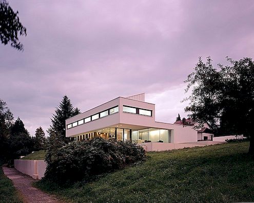 Moderne residens åpner opp til fantastiske utsikter i Tyskland: Hus P