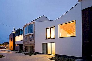 Moderne boligprosjekt med et asymetrisk tak: V-hus