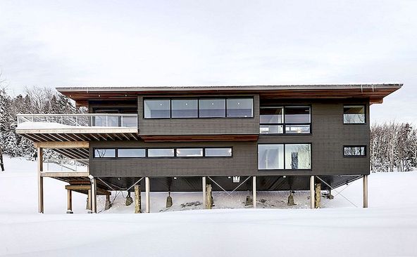 Moderní lyžařská chata v Quebeku slouží jako ideální rodinná ústup