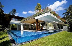 Modern Tangga House door Guz Architects