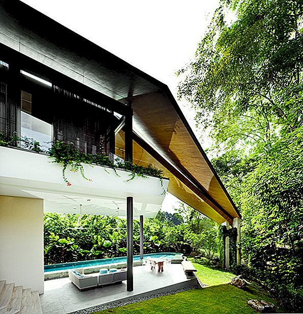Moderní trapézový dům inspirovaný tradiční malajskou architekturou