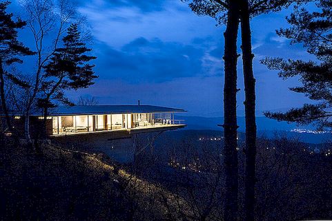 Mountain Ridge Hosting Dramatisk modern arkitektur: Hus i Yatsugatake