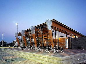 Pěkný TVN Tenis Park Clubhouse od firmy AG Nova Architects