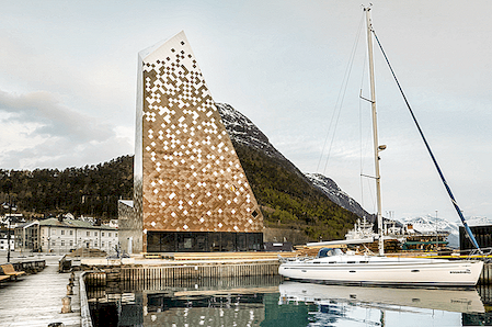 挪威攀岩馆看起来像一座真正的山
