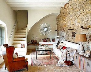 Originalni dom z očarljivimi rustičnimi dekorji v Gironi v Španiji