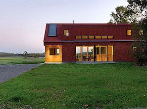 บ้านไร่มองหาบ้านหลังแรกใน Vermont Offering Comfort and Seclusion