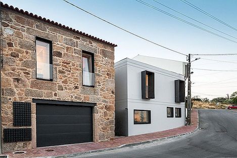 Dokonalé vyvážení venkovského a městského životního stylu: dům JA v Portugalsku