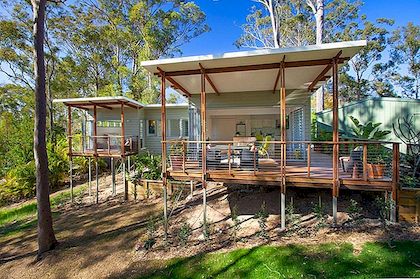 Praktisk och inspirerande Tree-House Granny Flat i Queensland, Australien