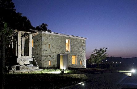 Prenovljena Stone House na Portugalskem predstavlja moderne interiere