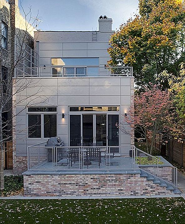 Remodeled Lincoln Park Residence door SPACE Architecture + Planning