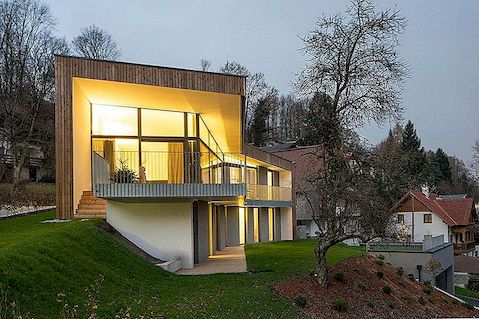 Eenvoudig geometrisch huis met twee profielen: Huis T in Salzburg, Oostenrijk