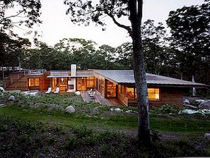 บ้านในฝันแบบ Single Story ในผืนป่าที่ลาดชัน
