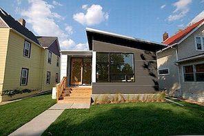 บ้านสำเร็จรูปร่วมสมัยขนาดเล็ก: สร้างได้ง่ายและยั่งยืน
