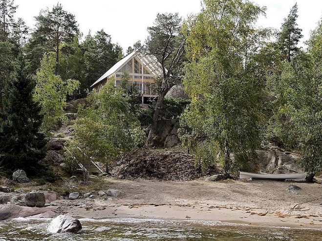 Αραιή και απλή νησί σπίτι στη Σουηδία