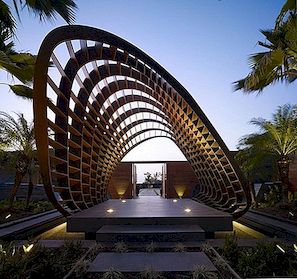 在异国情调的夏威夷环境中融入的壮观建筑