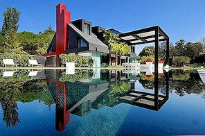 Spectaculaire, op een chalet geïnspireerde moderne villa in Madrid
