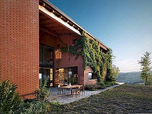 Modern eigentijds landhuis in landelijk Italië