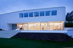 Dinh thự bền vững ở Áo Được thiết kế bằng màu trắng: Nhà L