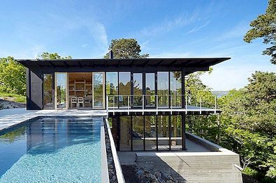 Το σουηδικό σπίτι διαθέτει πισίνα Infinity και πύργο κινέζικου στυλ