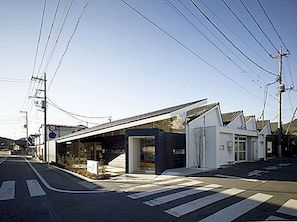 De textielfabriek werd een patisseriewinkel in Japan