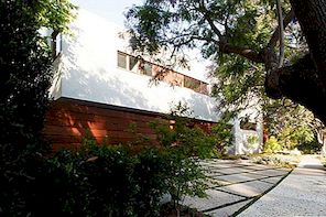 Chic San Lorenzo Residence med stål- och glasutrymmen