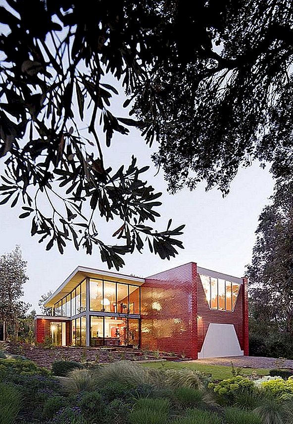 Het Finn-blokhuis met rode beglazing in Australië