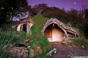 Ngôi nhà hobbit - được xây dựng trong bốn tháng với chỉ một cái đục và một cái búa