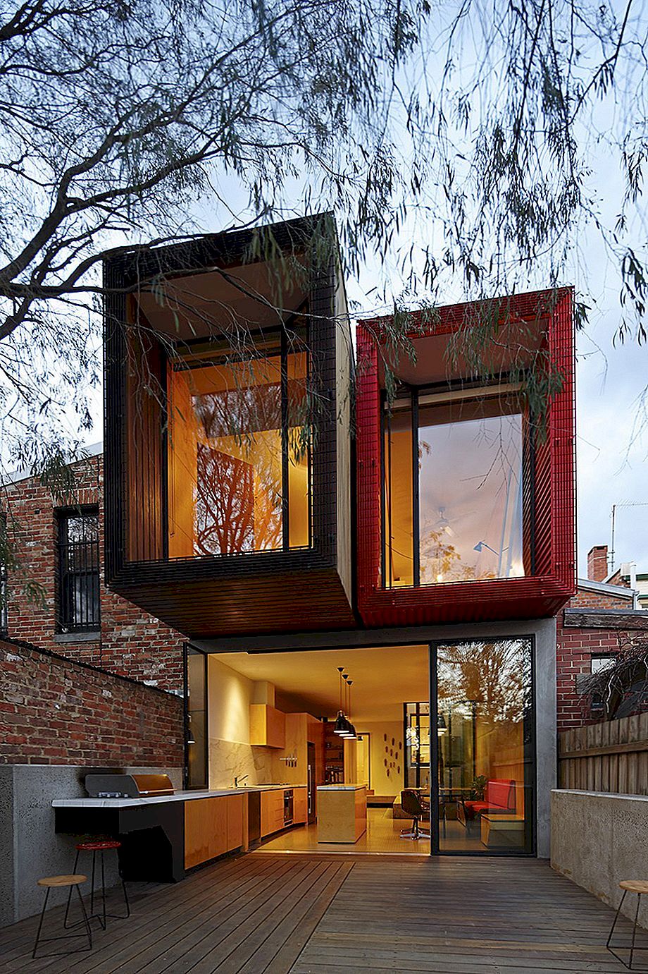 Het huis met een Japanse esdoorn in Melbourne door Andrew Maynard