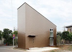 Tříložnicová kompaktní rezidence s neobvyklým tvarem v Japonsku