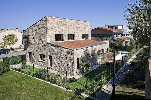 Traditioneel familiehuis gemaakt van zandsteen: project-DG in Spanje