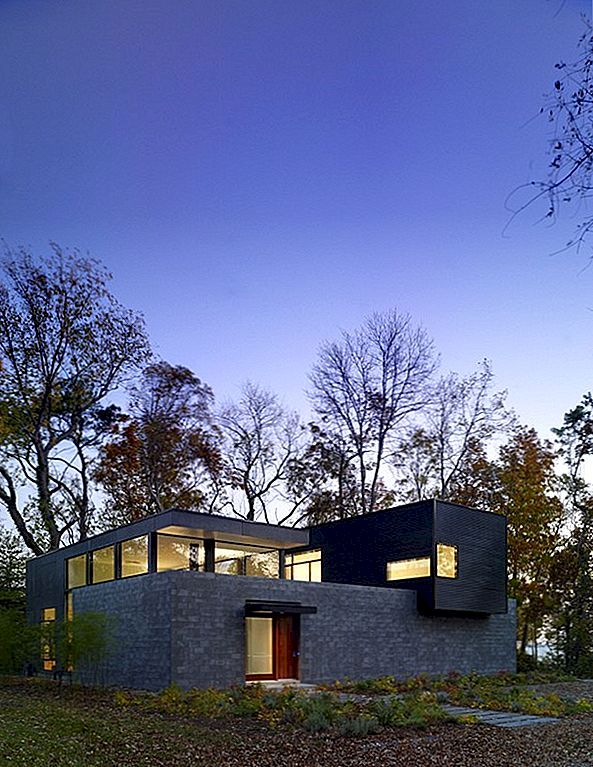 Tranquility of a Waterfront Residence: The Lojan House in Delaware