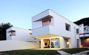 Tvåbostadshus i Spanien Visar en fantastisk design