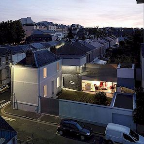 U-vormige woning met een minimalistische gevel