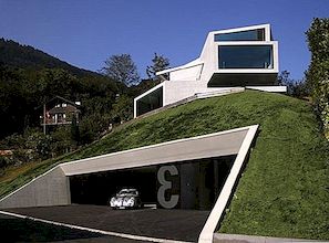 Uniek betonnen huis met unieke uitzichten door Ungertreina