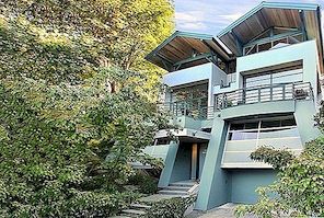 Ongewone moderne architectuur en gevarieerd interieurontwerp: Leschi Area Home in Seattle