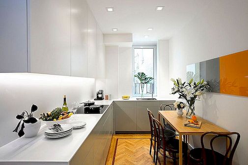 Atjaunota virtuve Ņujorkas dzīvokļu izstādēs Gluds, praktisks dizains