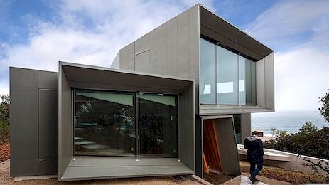 Casa volumétrica com formas retangulares por John Wardle arquitetos