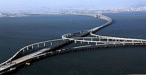 'S Werelds langste zeebrug in China: de Qingdao Haiwan-brug (video)