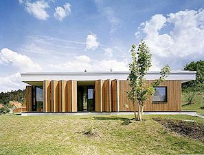 Wrapped in Wood: Contemporary Family Home in de Tsjechische Republiek