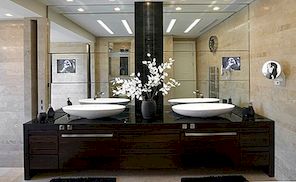 5 badkamers voor twee met grote spiegels