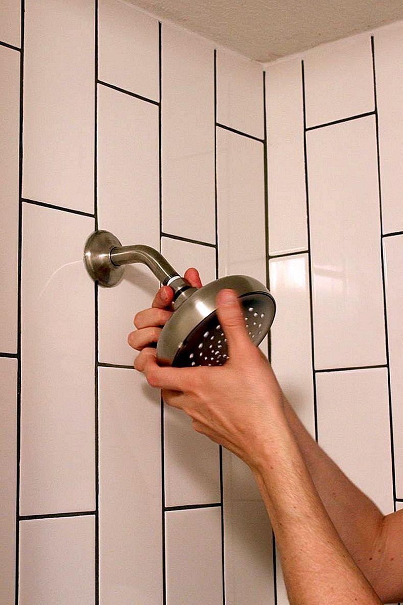 Jak zdvihnout a nainstalovat Tub-Shower sprchy