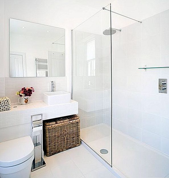 Witte badkamers kan ook interessant zijn - frisse ontwerpideeën