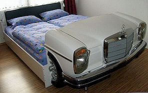 Slaapkamer idee: bed gemaakt van een oude Mercedes