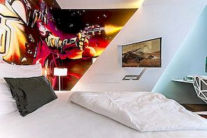 Inspirovaná ložnice pro chlapec a dívku v moderní slovenské postel
