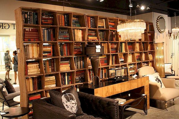 Coole boekenplanken van alle soorten verbeteren het interieur