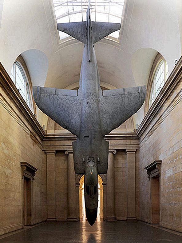 Flygplansinstallation i Tate Britain Modern Art Museum av Fiona Banner