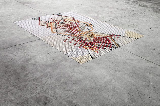 Kleuren en geometrische patronen: de verbazingwekkende houten tapijten van Elisa Strozyk