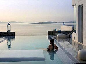 Exotisk semesterort på grekisk gud Apollos födelseort: Mykonos Grand Hotel